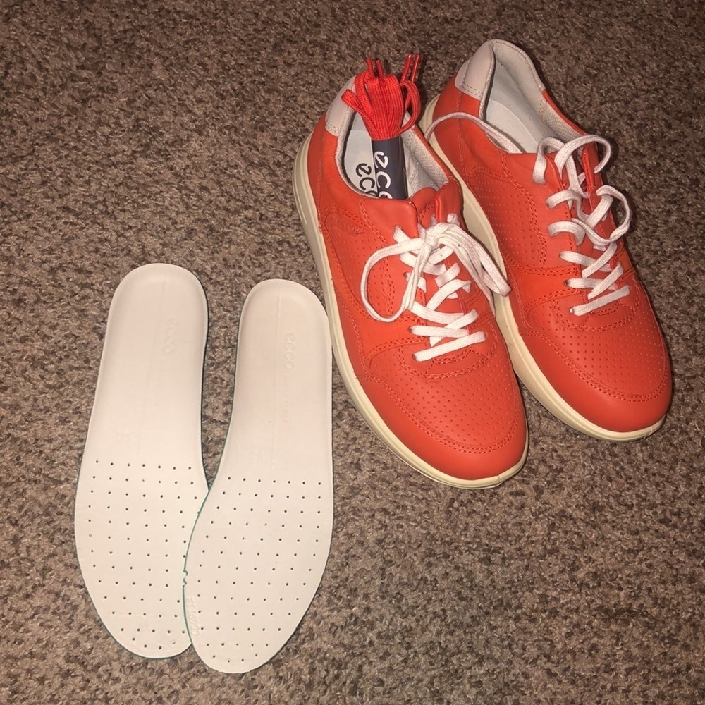 NWOT Ecco Orange Leather Soft 7 Lace Up Sneaker - Picture 12 of 13